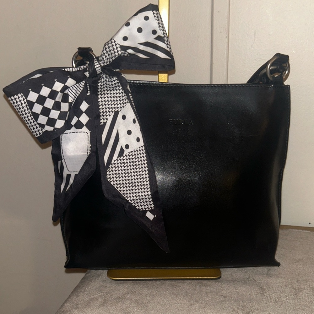 Furla Vintage Black Leather Bag - Picture 15 of 16